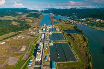 Al cierre de octubre, la ACP reportó 1,028 tránsitos oceánicos, un incremento del 5.4 % respecto a los 975 registrados en octubre de 2024.