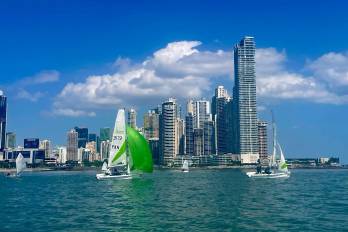 En la bahía de Ciudad de Panamá se dio el Panama International Regatta.