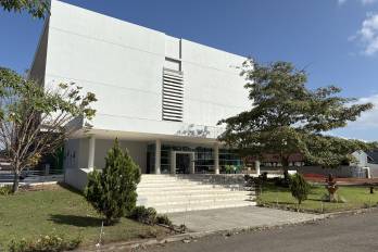 El Instituto de Investigaciones Científicas y Servicios de Alta Tecnología de Panamá (Indicasat-AIP) cuenta con unos 200 investigadores. Actualmente construye un nuevo edificio dedicado a alta tecnología.