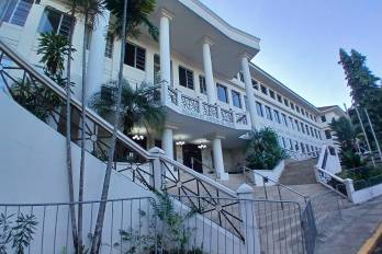 Hoy, el peritaje de la defensa de Demetrio Papadimitriu concluyó que no existe “testaferrato”, pero identificó transferencias entre sociedades ligadas a su familia y entes utilizados por la constructora como Klienfield Services.