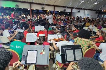 Red de Orquestas y Coros Juveniles de Panamá en una presentación en el Parque Omar.