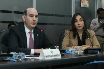 Asamblea retoma debate del presupuesto del Estado para el 2026