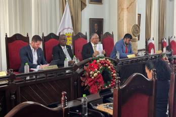 Durante el periodo de incidencias del Consejo Municipal de Panamá, el representante de Chilibre, Josimar Camaño, denunció que directores regionales de diversas entidades gubernamentales los acusan de mantenerse en una supuesta campaña política permanente