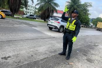 Aplican inversión de carriles hacia Panamá Oeste por la Vía Centenario