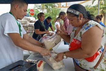 El costo de 20 libras de arroz en las agroferias del IMA es de 5 balboas.
