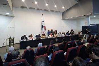 La Comisión de Educación escogió a su nueva junta directiva.