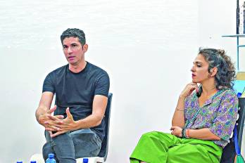 Imagen Alfredo Martiz y Ana Elena Tejera dirante el conversatorio.