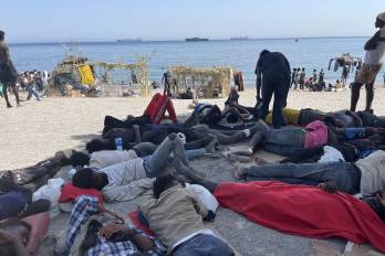 Playa del Trampolín de Ceuta, campamento improvisado donde 1.500 migrantes rehacen su vida