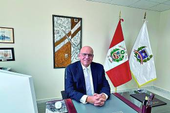 El embajador del Perú en Panamá, Mario López Chávarri.