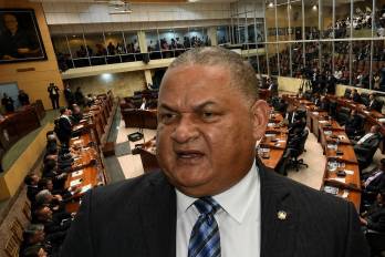 El diputado Benisio Robinson durante el Tercer Debate al proyecto de ley.