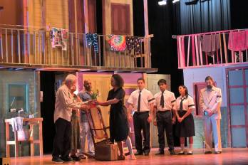 Sucedió en enero se inspira en la obra de teatro homónima de Mireya Hernández, mamá de Luis Romero, Premio Nacional de Literatura Ricardo Miró 2006.