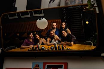 Después de pasar por los Teatros Guild y La Plaza, los comediantes Carlota Allen, Andrés Clemente, Michelle Alpízar, Giancarlo Benedetti, Mónica Porras y Simón Tejeira expondrán en el Teatro Pacific el resultado de meses de práctica.