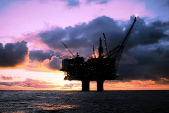 Fotografía de archivo de una plataforma petrolífera marina. EPA/Oyvind Hagen