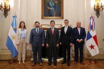 El vicecanciller Carlos Arturo Hoyos sostuvo reuniones con autoridades argentinas para fortalecer la cooperación política, económica y técnica entre ambos países.