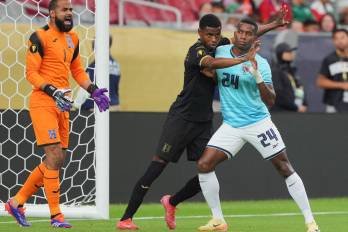 Honduras logró desajustar las líneas de Panamá adaptándose al juego rápido canalero.
