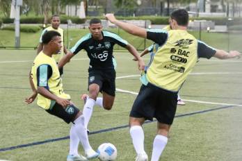 Jugadores de la selección de Panamá Sub-17 durante un entrenamiento.
