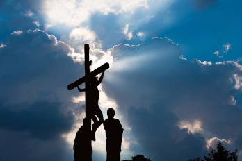 El silencio, el rito y los símbolos: un sistema