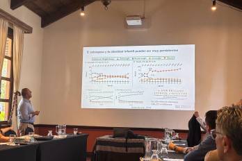 Especialistas médicos analizaron los retos de la malnutrición y la microbiota en la región desde Antigua, Guatemala.