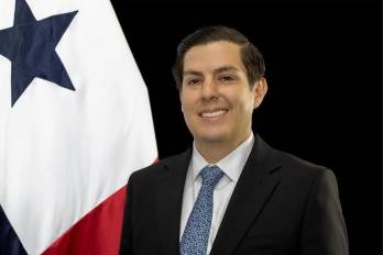 La medida se fundamenta en el artículo 24 del Decreto Ley No. 7 de 10 de febrero de 1998.