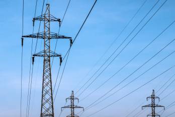 El crecimiento de la demanda mundial de energía exige mayores inversiones en generación e infraestructura eléctrica.
