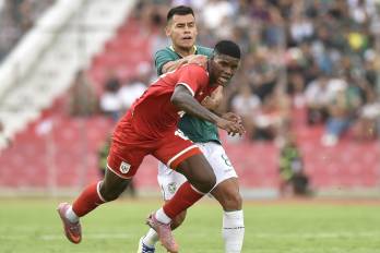El futbolista panameño, Kadir Barría durante el partido contra Bolivia.