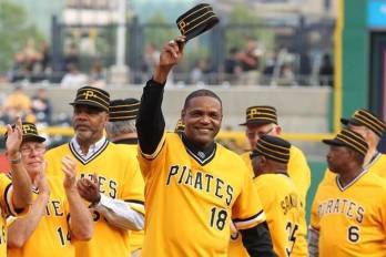 Moreno inició su desarrollo en las ligas menores de la organización de Pittsburgh.