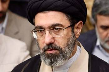 La figura de Mujtaba Khamenei, hijo del fallecido líder supremo Ali Khamenei.