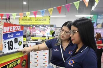 Funcionarios de Acodec realizan operativos de verificación de precios.