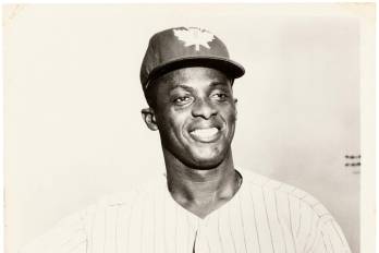 Scantlebury fue firmado por los Cincinnati Redlegs (actuales Cincinnati Reds) antes de la temporada de 1955.