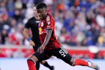 El jugador del New York Red Bulls, Omar Valencia.