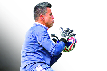 Fabio Deivson Lopes Maciel, con sus 44 años y 268 días, se convirtió en el jugador más longevo del fútbol profesional en plena actividad.