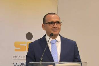 El secretario de Energía, Rodrigo Rodríguez, anunció la puesta en marcha del plan de licitaciones eléctricas a largo plazo, en el marco de un conversatorio sobre bioetanol, este miércoles 21 de enero en la ciudad capital.