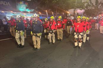 El amor desaparece ante cada golpe. Es como si estas antorchas, en plena independencia de España, anunciaran un nuevo porvenir.
