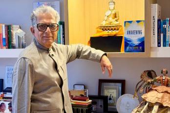 En su declaración publicada en X, el autor afirmó que su contacto con Epstein fue “limitado”.