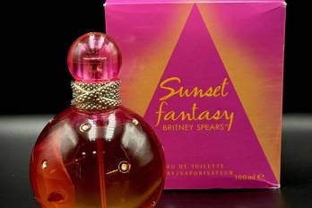 Minsa ordena retirar perfume de Britney Spears por contener una sustancia prohibida