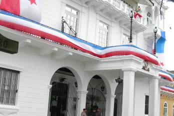 El golpe de Estado se comenzó a gestar durante la audiencia seguida en marzo de 1968 al presidente Marco A. Robles.