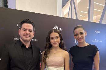 La cinta dirigida por Oscar Faarup (izq.) presenta a Aurora Van Hoorde (cent.) y Julia Dorto (der.) como madre e hija.