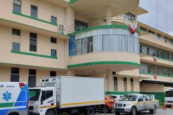 La rápida acción policial permitió la detención del implicado, mientras la institución garantiza apoyo legal, laboral y de salud a la víctima.