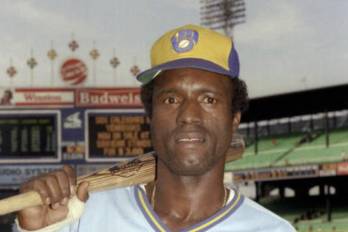Tras su exitosa aventura en el béisbol asiático, intentó un último regreso a las Grandes Ligas jugando en los ligas menores.