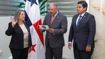 Ángela Russo, fue electa por el pleno de la Asamblea como nueva Defensora del Pueblo.