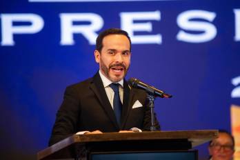 Abelardo de la Espriella presentó los primeros hallazgos del proceso de empalme y anunció acciones judiciales por presuntas irregularidades detectadas durante la transición.