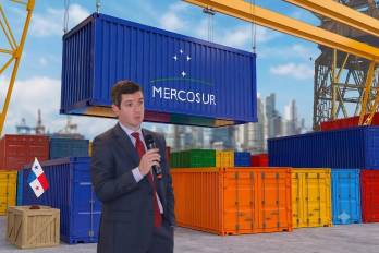 En 2025 las exportaciones panameñas de servicios alcanzaron $20,194 millones, con un crecimiento interanual de 9.8 %, mientras que las exportaciones de bienes sumaron $1,292.6 millones.
