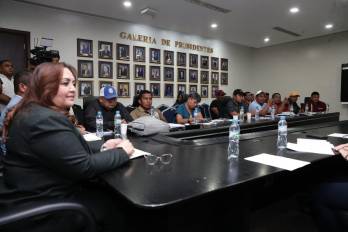 En la reunión participan los jefes de bancadas de la Asamblea Nacional y el Sitraibana.