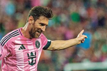 Lionel Messi celebrando uno de los goles frente al New England Revolution.