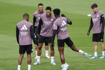 Los jugadores del Real Madrid, Aurélien Tchouaméni, Jude Bellingham y el delantero Kylian Mbappé.