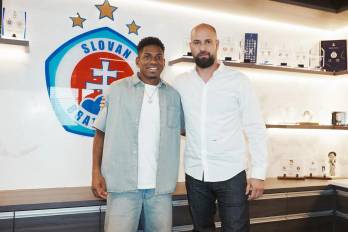 El Slovan se aseguró a César Blackman con un nuevo contrato extendido hasta el final de la temporada 2027/2028.