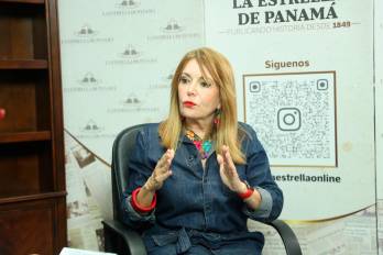 Nivia Rossana Castrellón cuestiona la prioridad de invertir en laptops mientras persisten carencias básicas en las escuelas públicas.