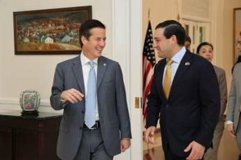 El embajador Kevin Marino Cabrera destacó en redes sociales las reuniones sostenidas en Panamá con el senador estadounidense Bernie Moreno.