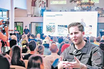 Este lunes se efectuó la audiencia pública en el parque Omar, donde buena parte de los residentes de San Francisco fue excluida so pretexto de temas de espacio.