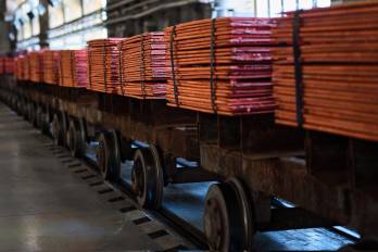 Los precios al contado del concentrado de cobre importado a China cayeron el viernes a $27,94 por tonelada métrica, un 33% menos que la semana pasada.